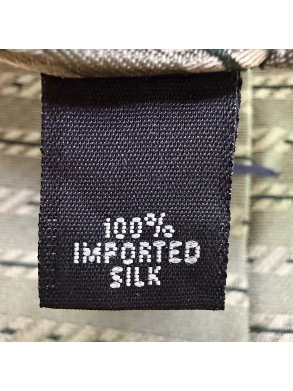 Jones New York Mens Gray 100% Silk Striped Necktie Elegant Pattern Classic Style